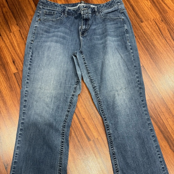 Lane Bryant and Torrid Tall/XT Bootcut Jeans - Picture 2 of 7